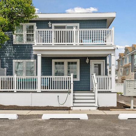 Beach Block Parking Modern Decor Porch ブリゲンティーン エクステリア 写真